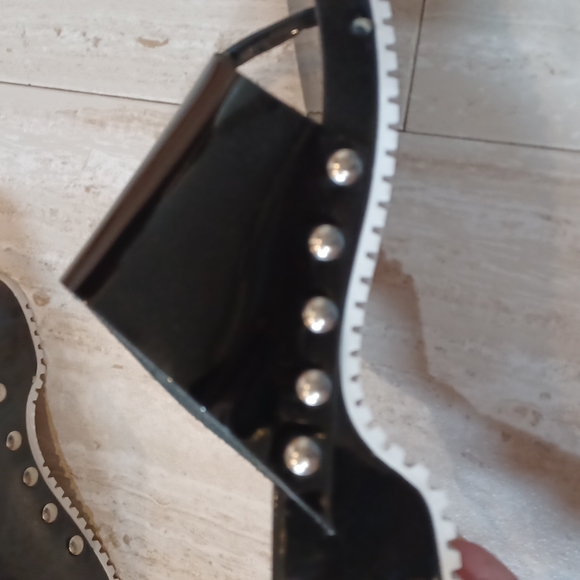 Unique Anne Klein A Line Studded Thong Heeled Clogs - Picture 5 of 11
